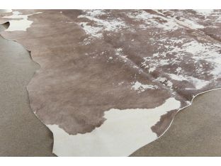 5' X 7' Cream And Light Brown Cowhide Rug